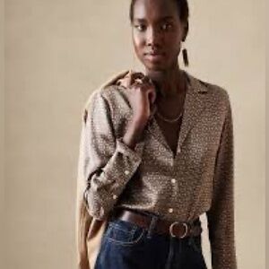 Banana Republic size XS NWT MSRP $150 silk button-down blouse brown geom…
